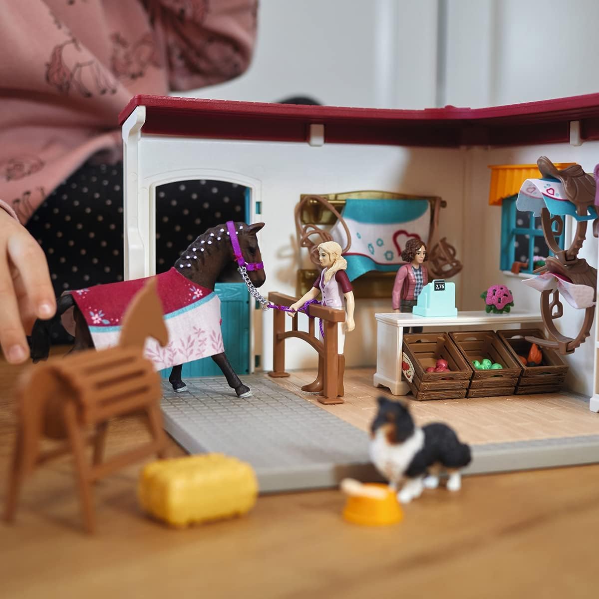 Coffret Novelmore Boutique d'équitation pour Chevaux avec 67 éléments – Image 2